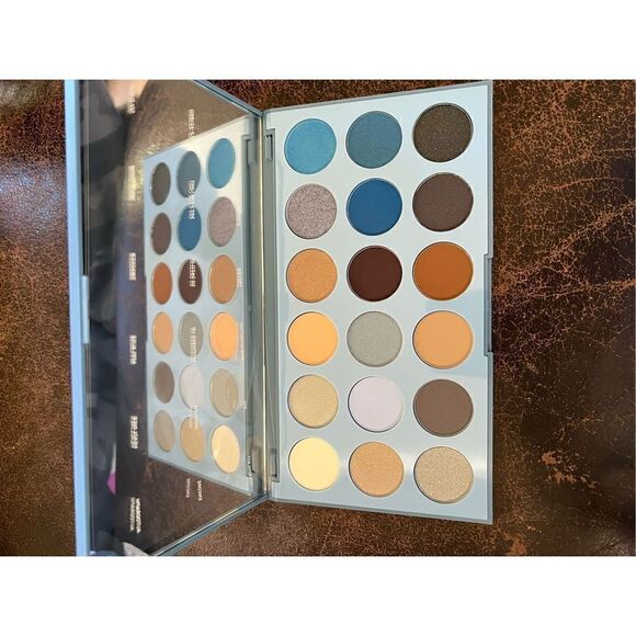 Morphe 18A Blue Ya Away Artistry Palette - Picture 3 of 8